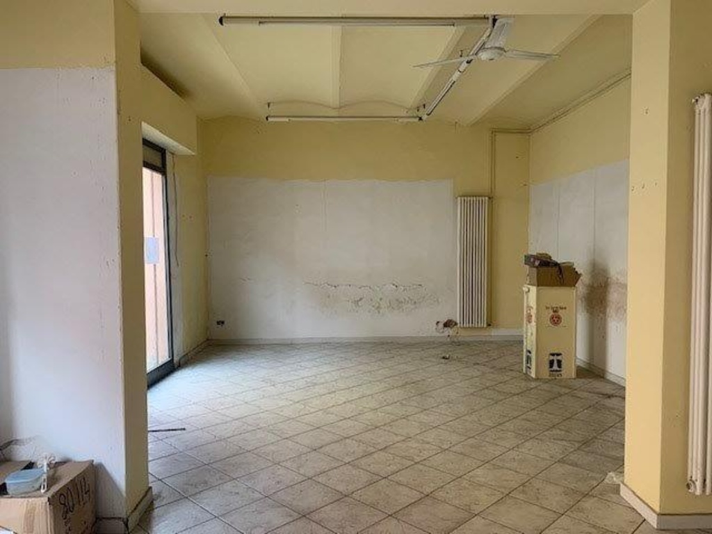 Trilocale a Empoli, 1 bagno, 80 m², da ristrutturare in vendita