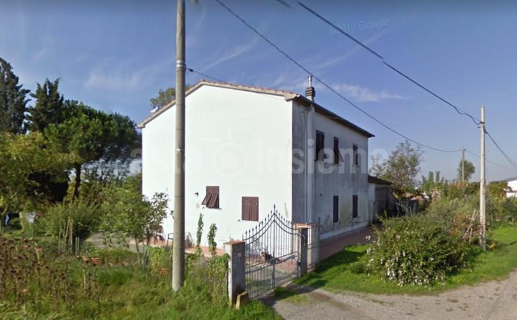 Casa singola a Pontedera, 11 locali, 2 bagni, giardino privato, 384 m²