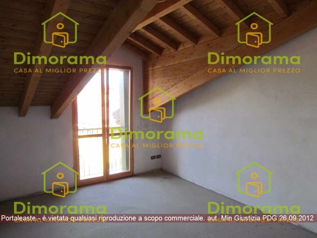 Trilocale in Via Sauro 3, Venegono Superiore, 1 bagno, 93 m²
