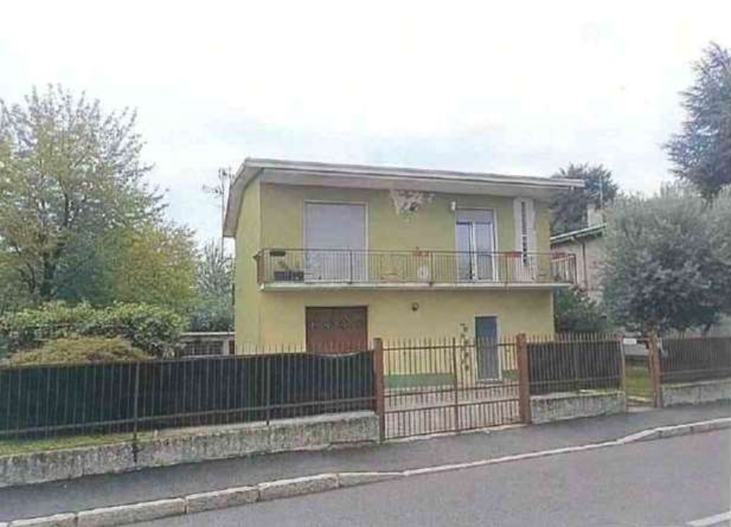 Villa in Via Circonvallazione 16, Origgio, 4 locali, 2 bagni, 175 m²