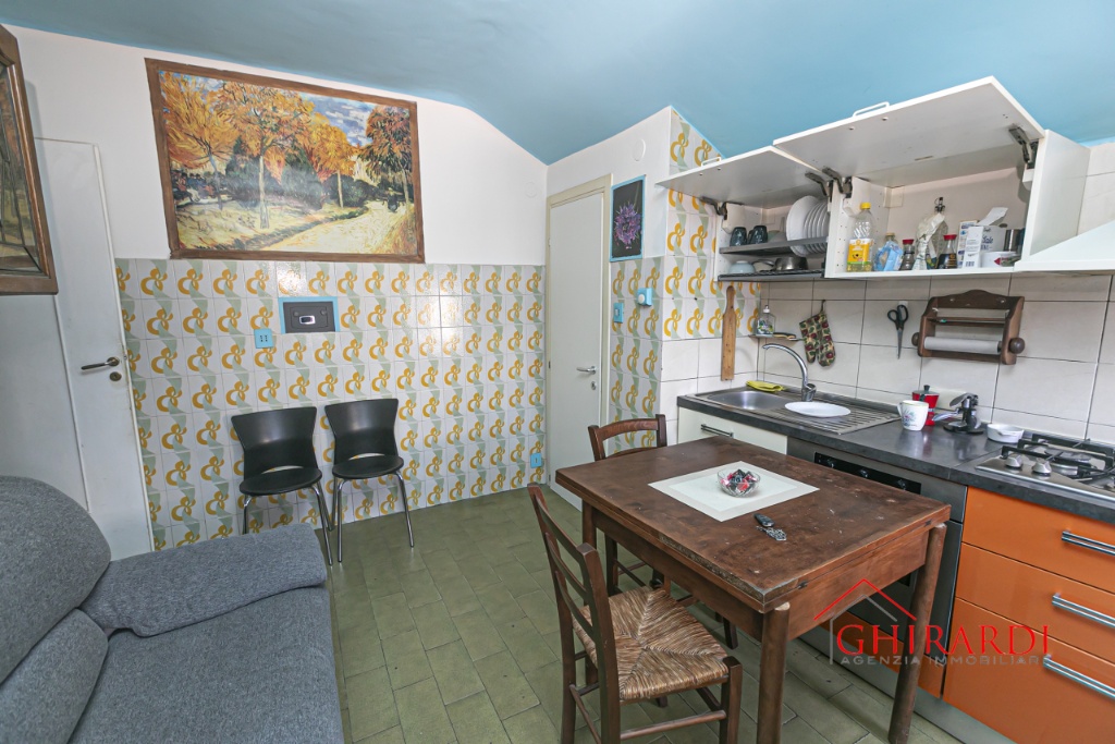 Appartamento in Via Ciro Menotti 25, Genova, 5 locali, 1 bagno, 54 m²