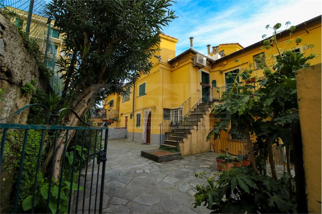 Villa a schiera in Via Borgoratti, Genova, 2 locali, arredato, 33 m²