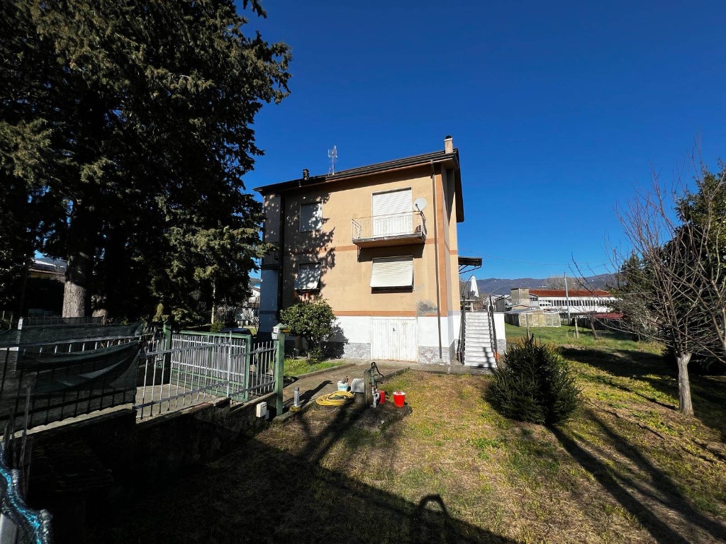 Casa indipendente a Vezzano Ligure, 8 locali, 2 bagni, 180 m²