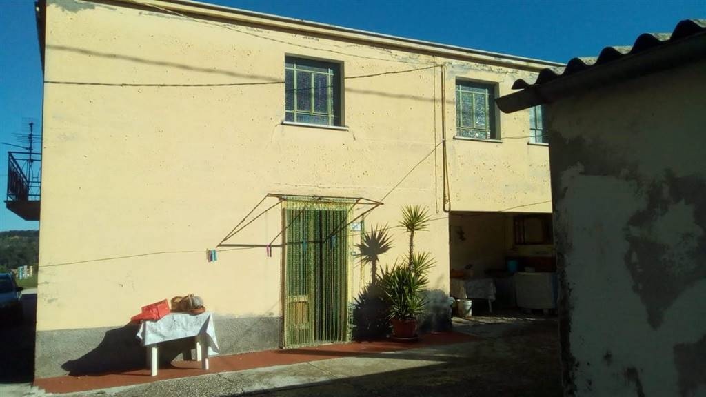 Casa semindipendente a Guardiagrele, 10 locali, 220 m² in vendita