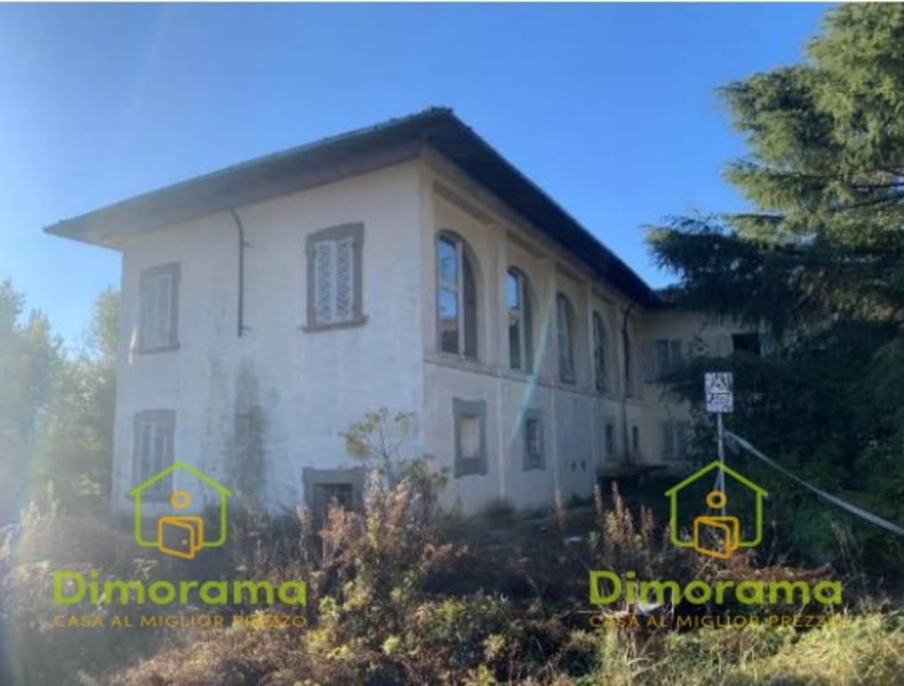 Palazzo in Località Monte San Quirico, Lucca, 4 locali, 8100 m²