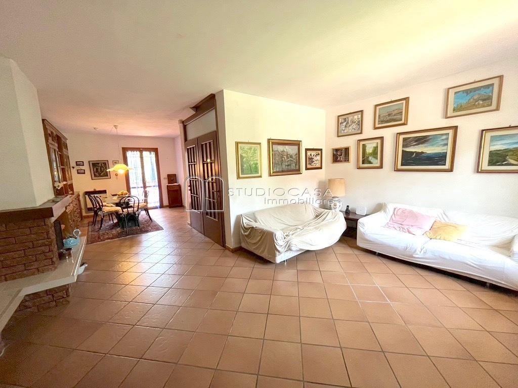 Villa a schiera a Calci, 6 locali, 2 bagni, giardino privato, 140 m²