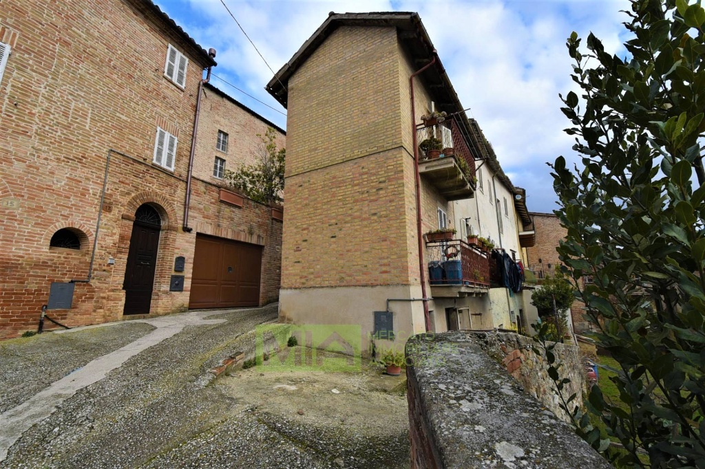 Casa indipendente in Via Nunzio Manardi, Amandola, 6 locali, 2 bagni