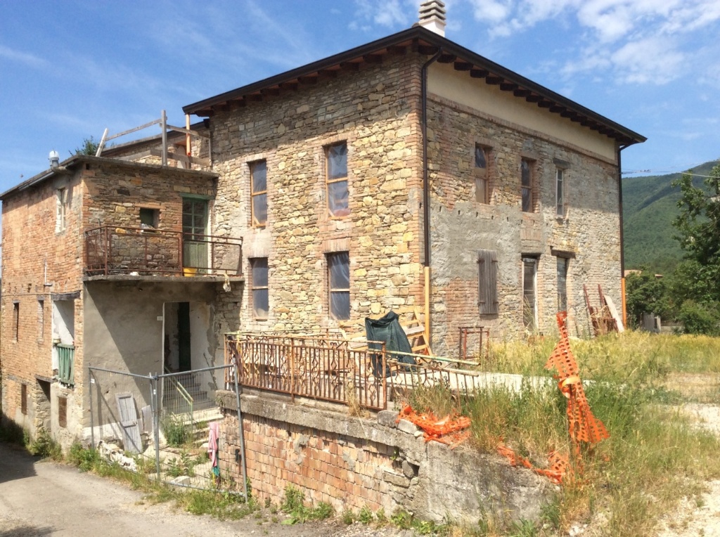 Casa indipendente a Lugagnano Val d'Arda, 5 locali, 150 m² in vendita