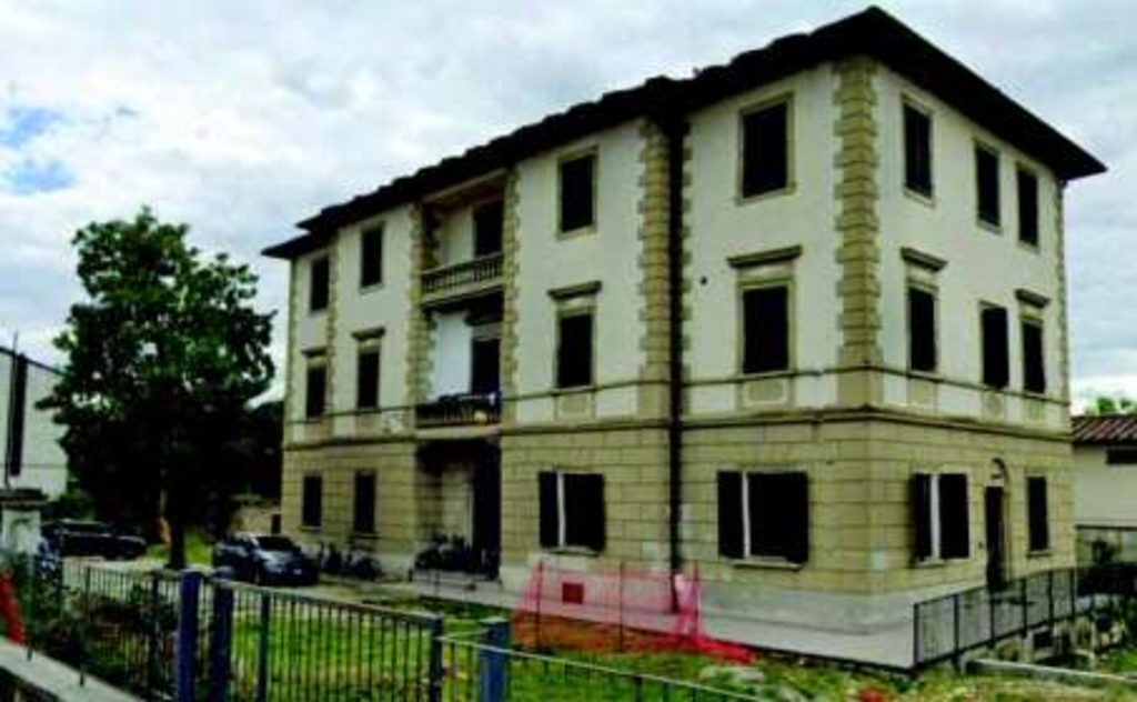 Appartamento in Via Romana, Certaldo, 10 locali, 250 m² in vendita