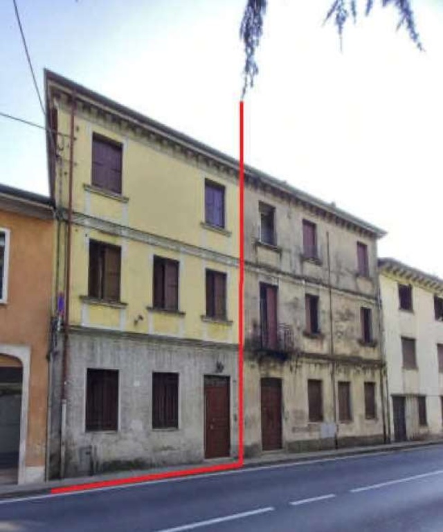 Villetta bifamiliare in Via Guardino Colleoni, Thiene, 12 locali
