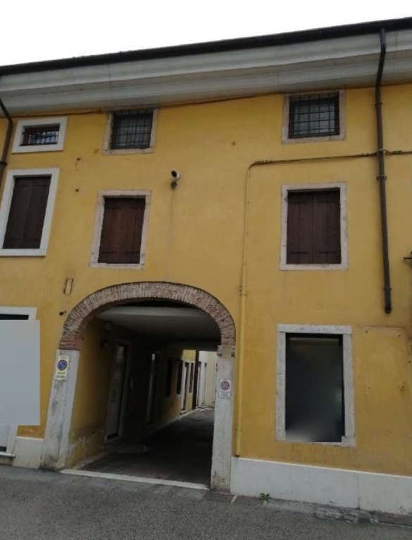 Trilocale in Via Baratto, Schio, 1 bagno, garage, 69 m², 1° piano