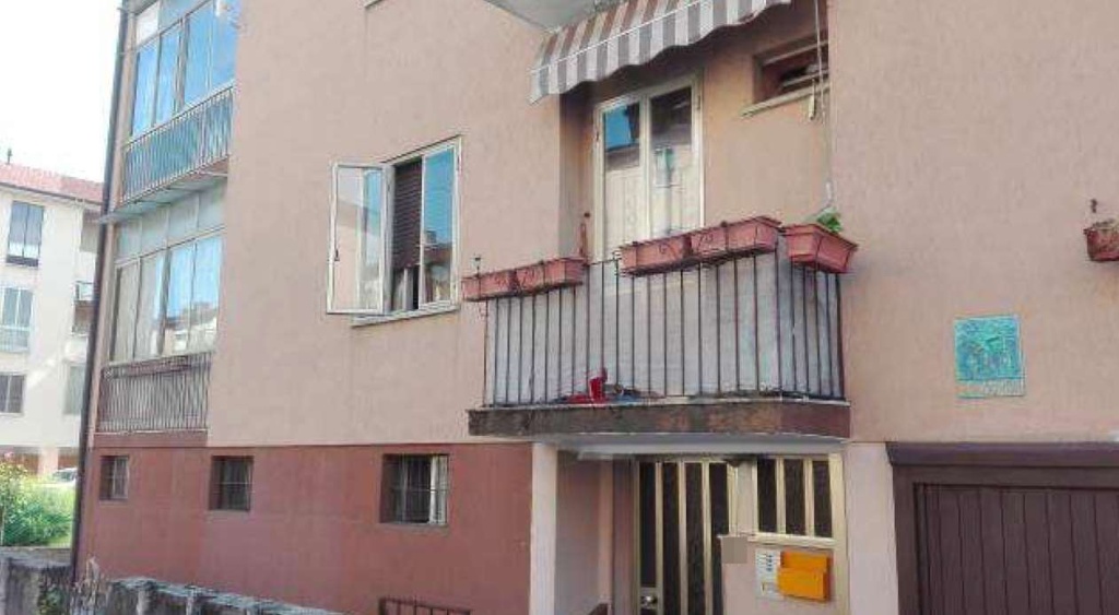 Appartamento in Via A. Magrini, Vicenza, 6 locali, 1 bagno, garage