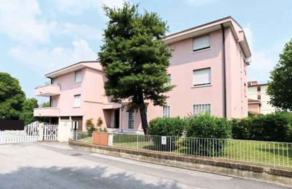 Palazzo in Via Granatieri di Sardegna, Treviso, 6 locali, 2 bagni