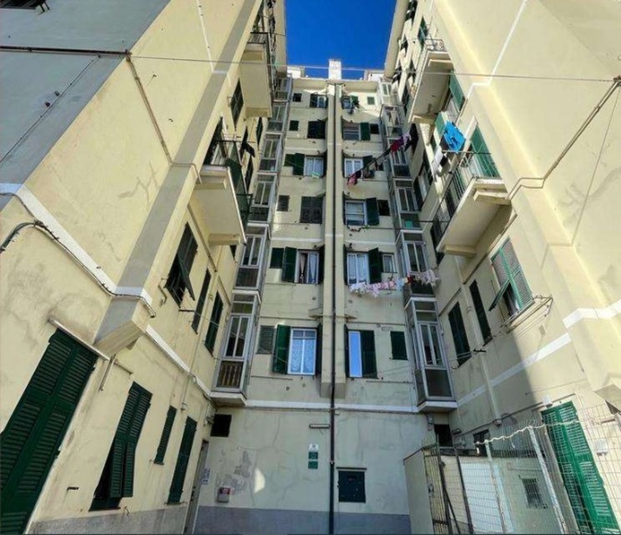 Appartamento in Via Giovanni Revello 36, Genova, 5 locali, 1 bagno