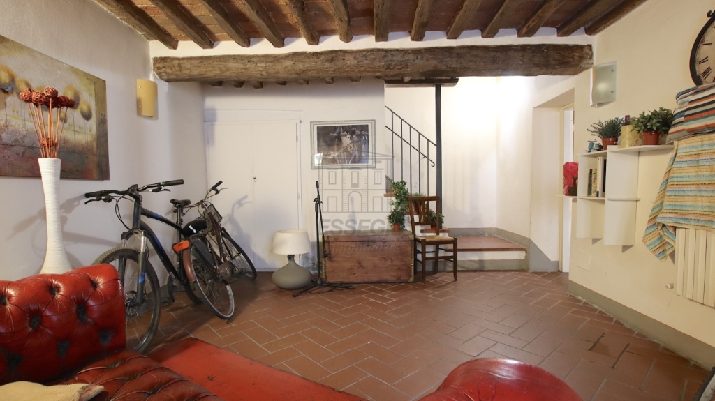 Casa semindipendente in Via delle Trombe 6, Lucca, 12 locali, 4 bagni
