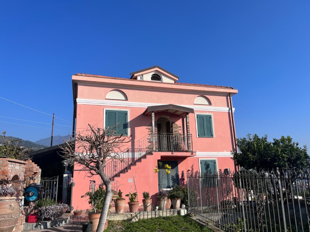 Villa in Str. Alla Colla 119, Sanremo, 9 locali, 4 bagni, 260 m²