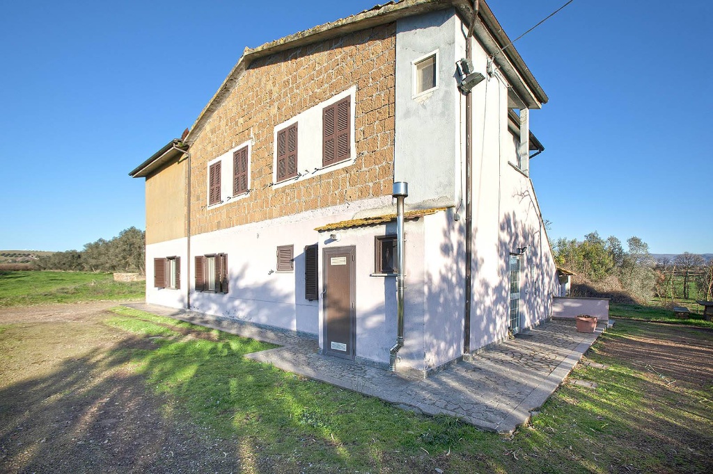 Villa in Strada Toscanese, Viterbo, 4 locali, 2 bagni, posto auto