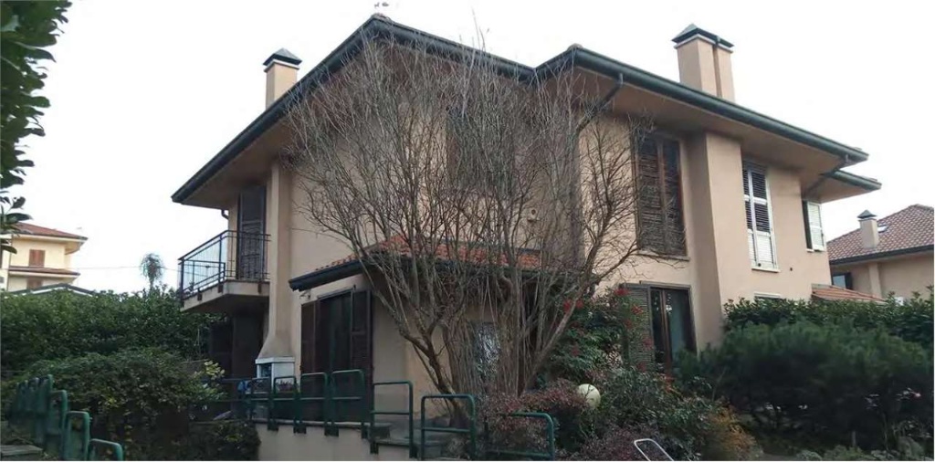Villa a schiera in Via San Martino 68a 68, Paderno Dugnano, 8 locali