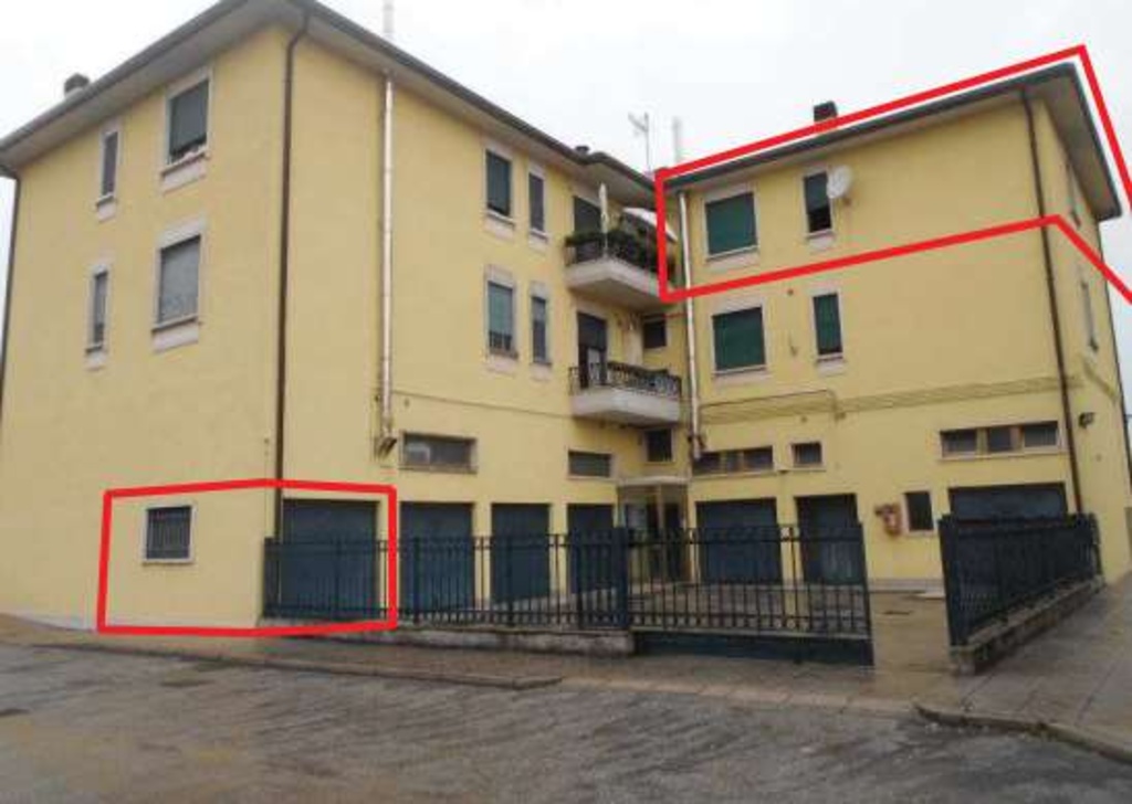Appartamento in Via Dante, Piazzola sul Brenta, 6 locali, garage