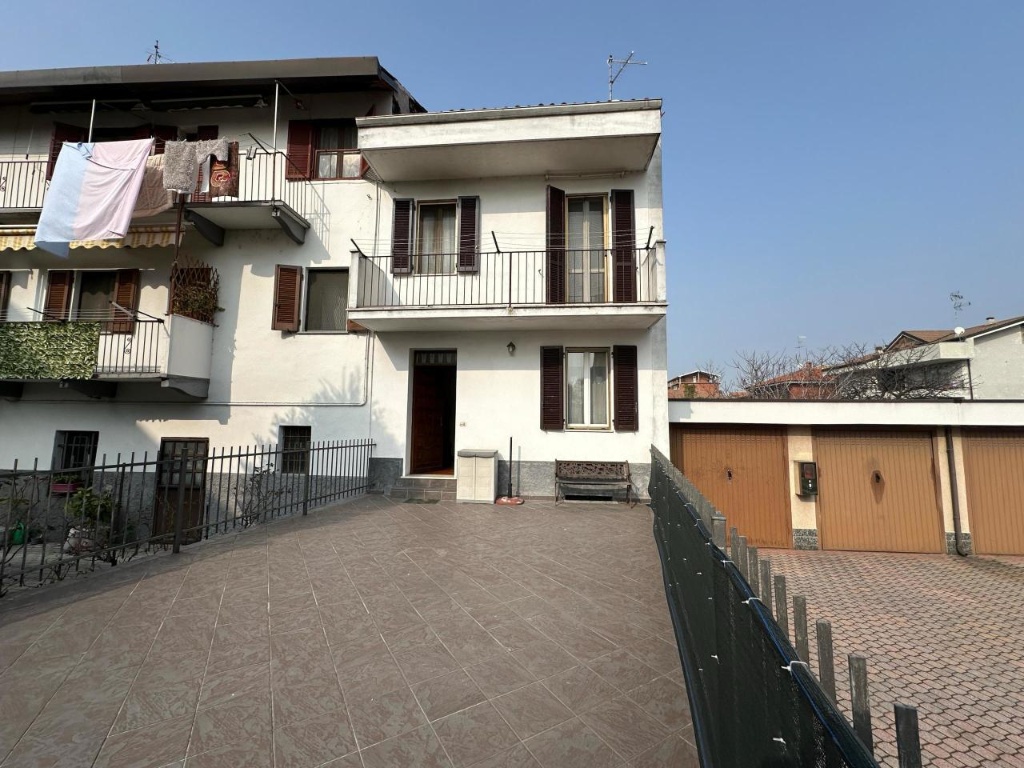 Casa semindipendente in Via vittime strage di bologna 10, Novara