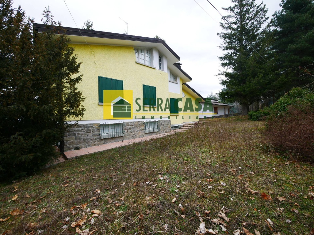 Villa singola in Viale delle Nazioni, Serramazzoni, 10 locali, 3 bagni