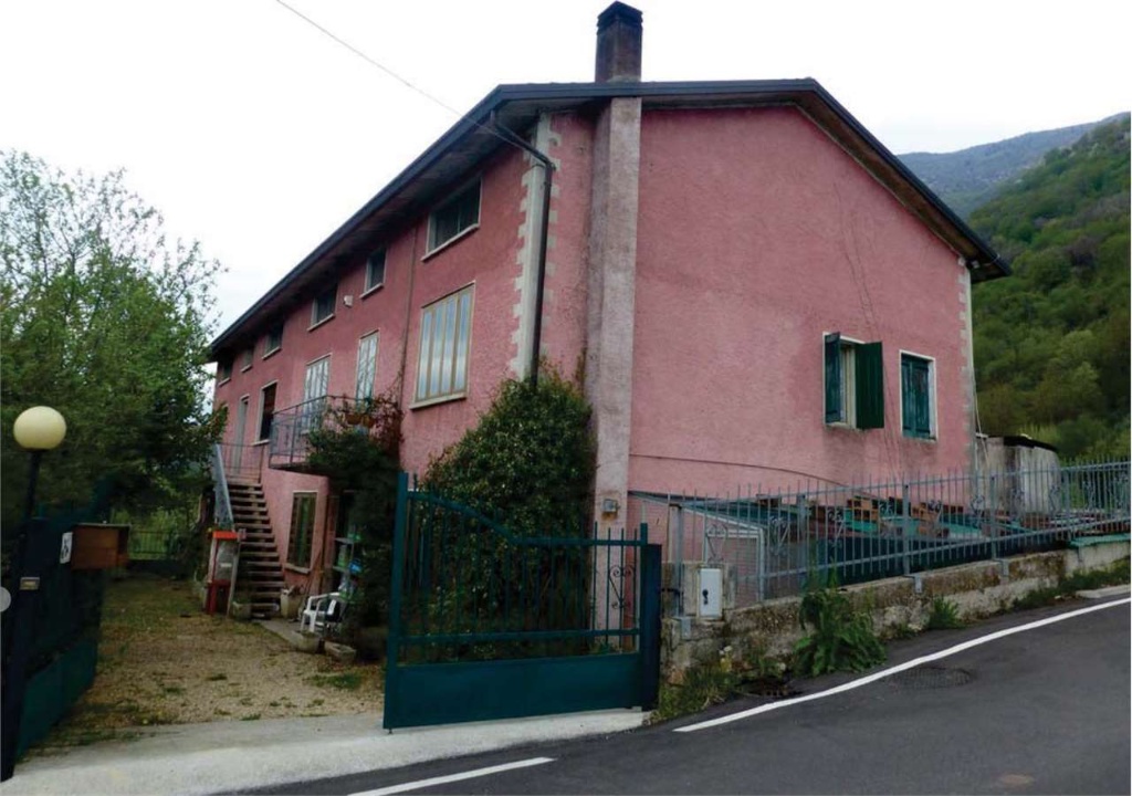 Casa indipendente in Via S. Maria, Revine Lago, 10 locali, 324 m²