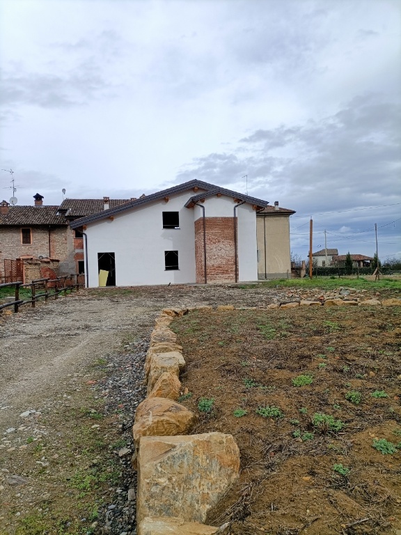 Villa singola in Frazione castelnuovo, Borgonovo Val Tidone, 6 locali