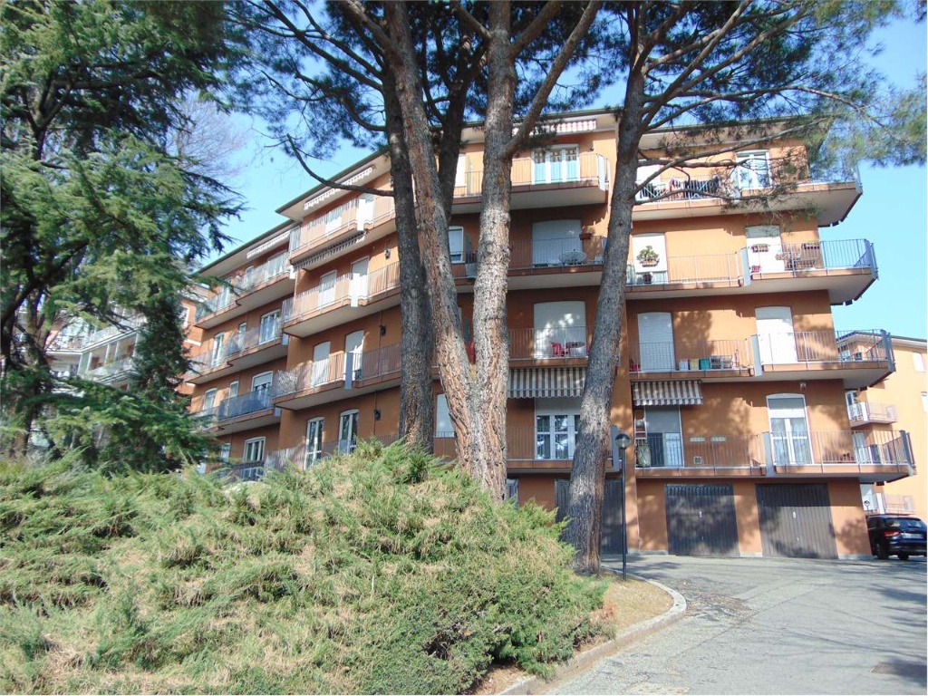 Appartamento in Via Cernuschi 59, Varese, 6 locali, 2 bagni, garage
