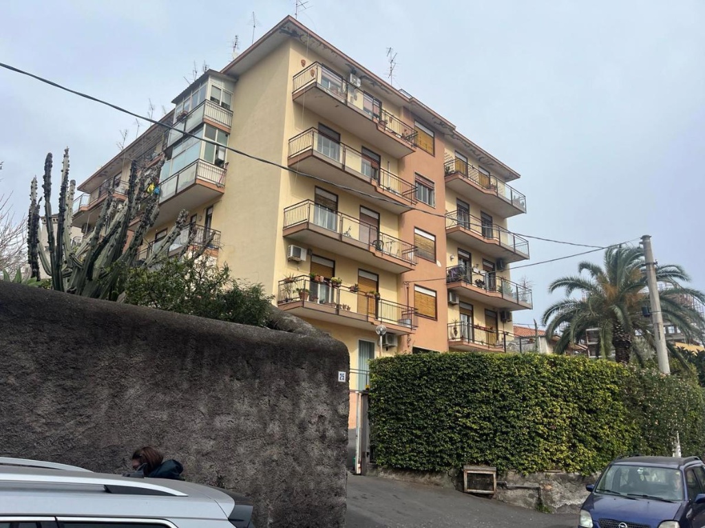 Appartamento in Via Nuovalucello 25, Catania, 5 locali, 2 bagni