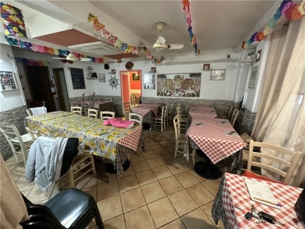 casa indipendente in vendita a Viareggio in zona Centro Storico