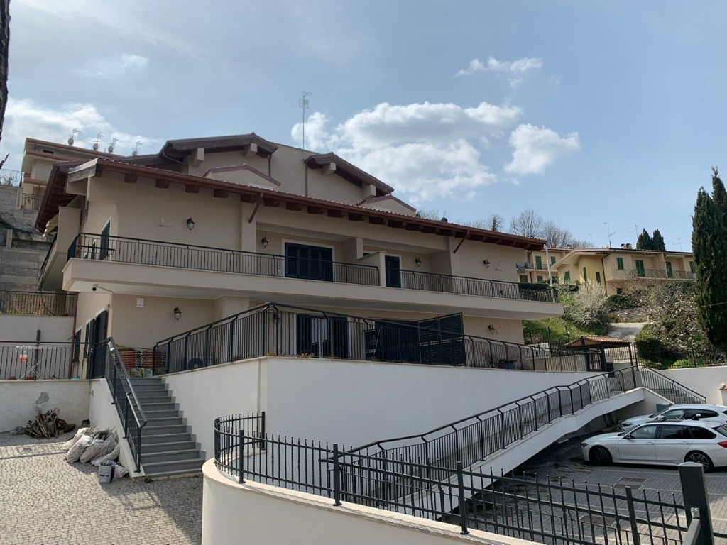 Appartamento in Via palocci, Monte Porzio Catone, 5 locali, 2 bagni