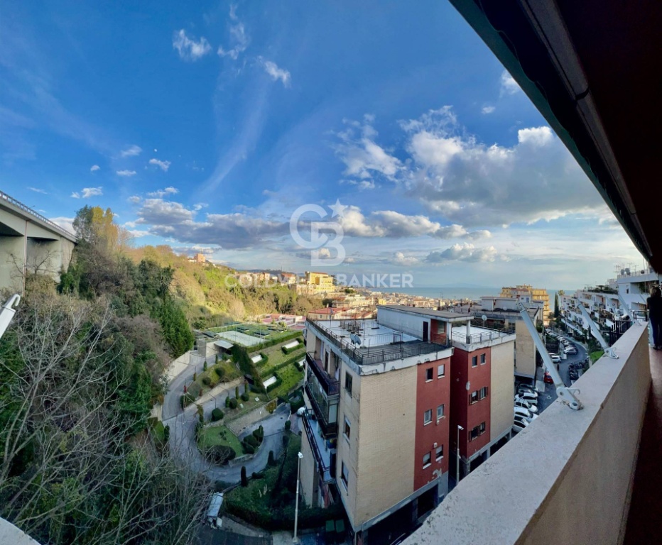 Appartamento in Via Camillo Sorgente, Salerno, 6 locali, 3 bagni