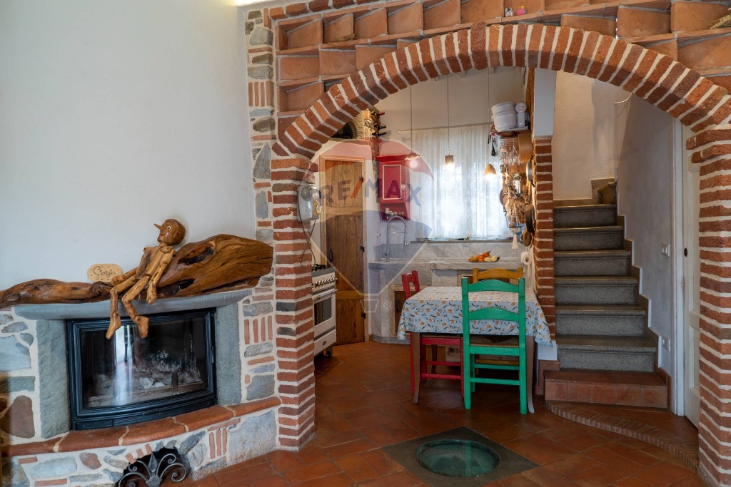 Casa semindipendente in Via di Balbano, Lucca, 4 locali, 3 bagni