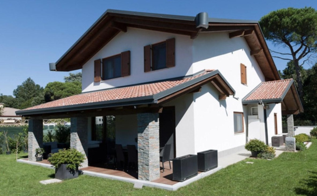 Villa a Lecco, 6 locali, 3 bagni, con box, 350 m², terrazzo in vendita