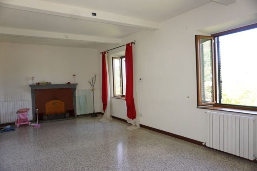 Casa semindipendente a Bagni di Lucca, 8 locali, 2 bagni, 150 m²