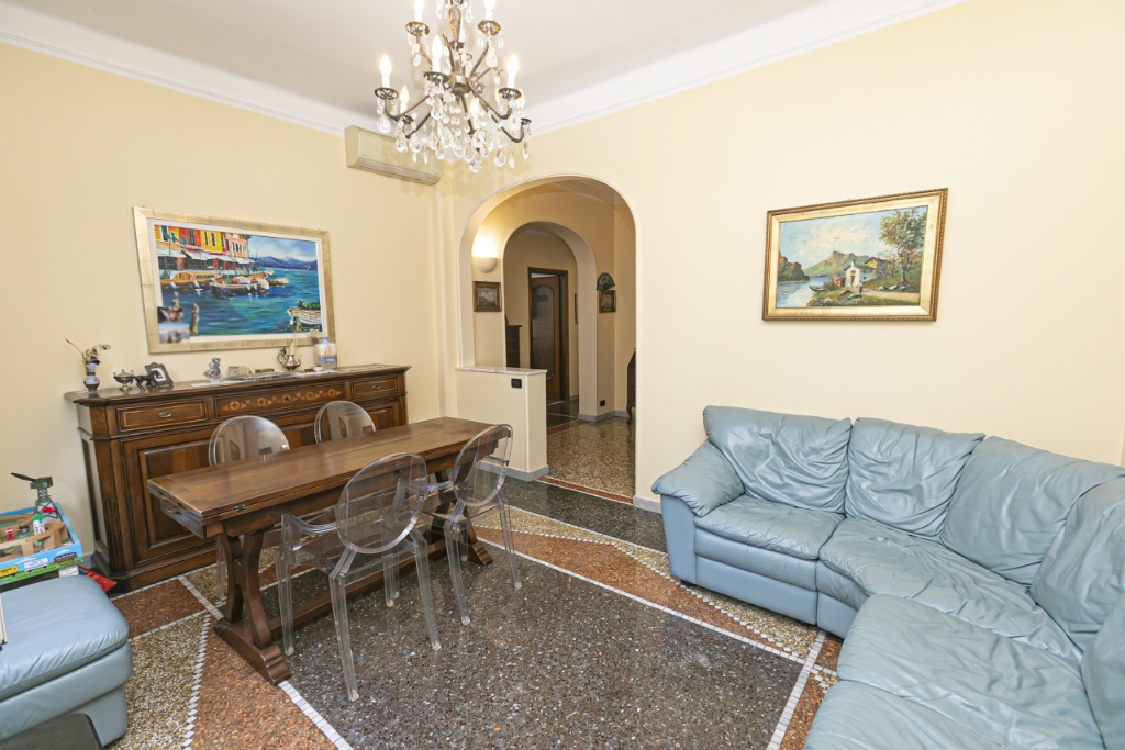 Appartamento in Via Piacenza 94 A, Genova, 6 locali, 1 bagno, 95 m²