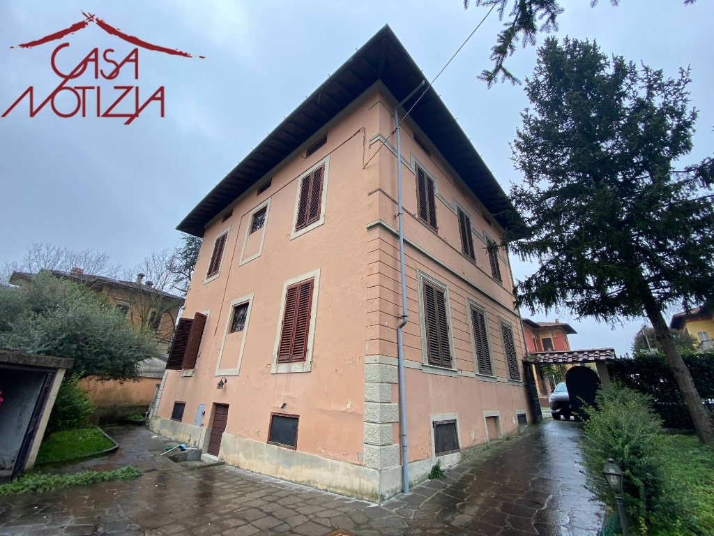Villa singola in Via Gaetano Luporini, Lucca, 10 locali, 2 bagni
