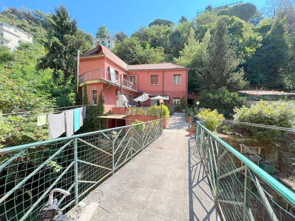 Casa semindipendente in Via Sant'alberto, Genova, 8 locali, 2 bagni