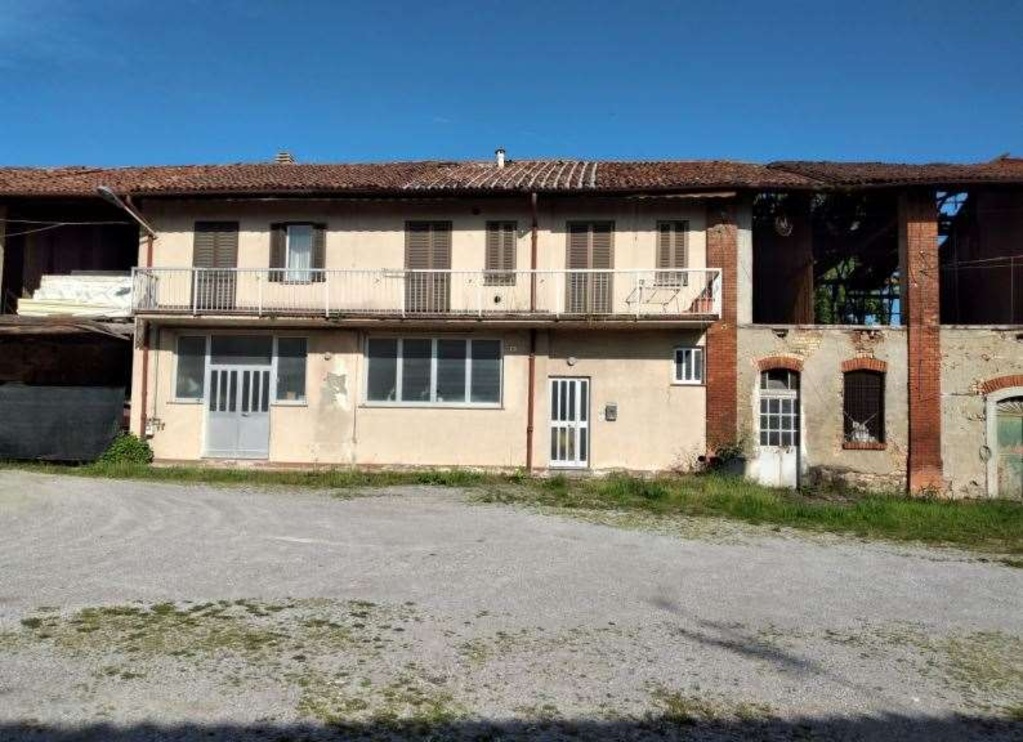 Appartamento in Via Visconta 91, Besana in Brianza, 8 locali, 2 bagni