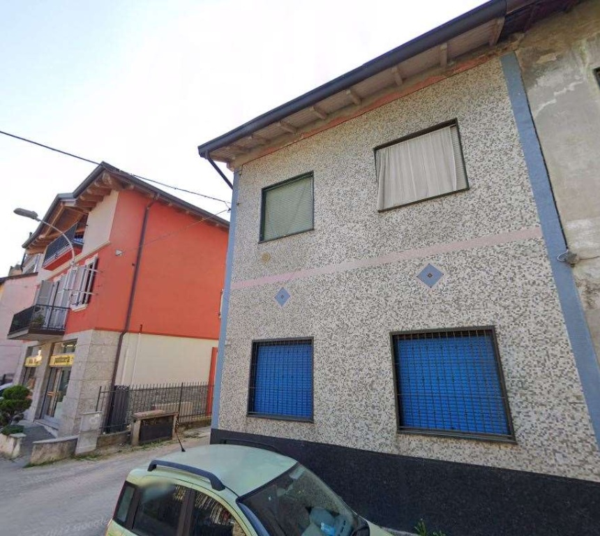Appartamento in Via Don Giovanni Minzoni 17, Mezzago, 5 locali, 96 m²