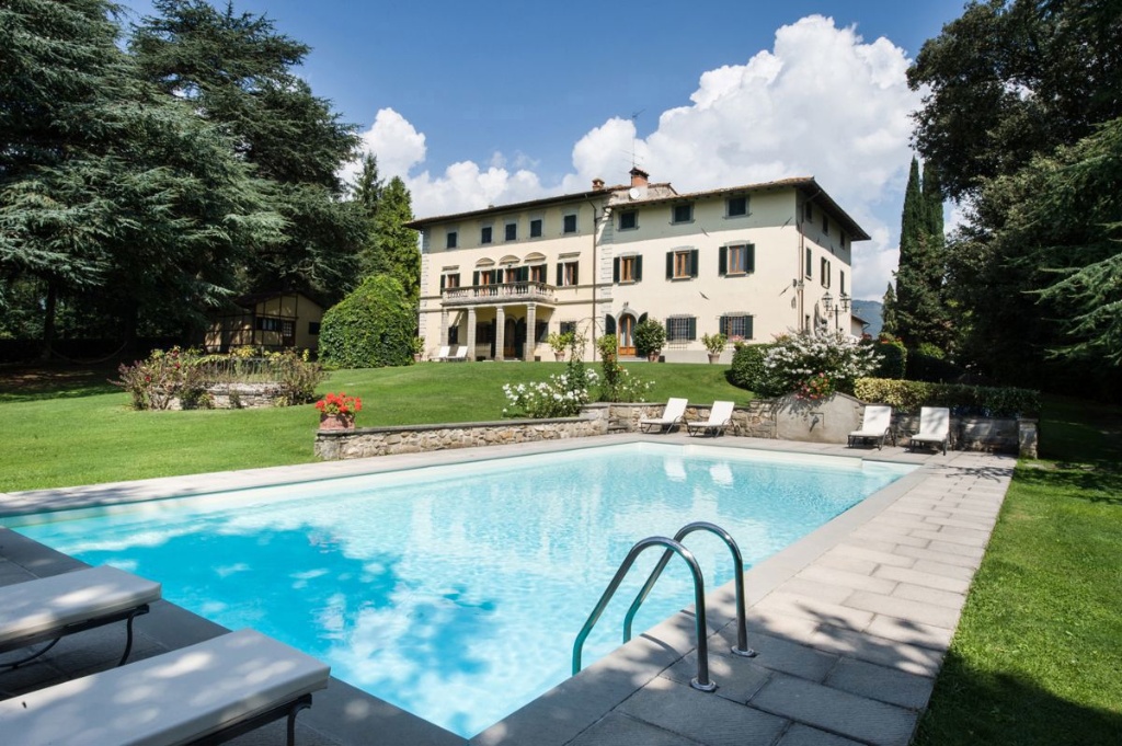Villa a Vicchio, 30 locali, giardino privato, 3000 m² in vendita