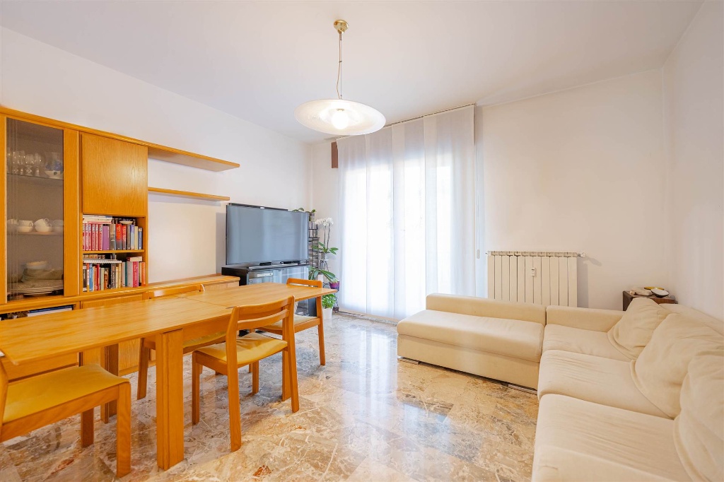 Appartamento in Via Gobbi, Venezia, 7 locali, 2 bagni, 95 m², 2° piano