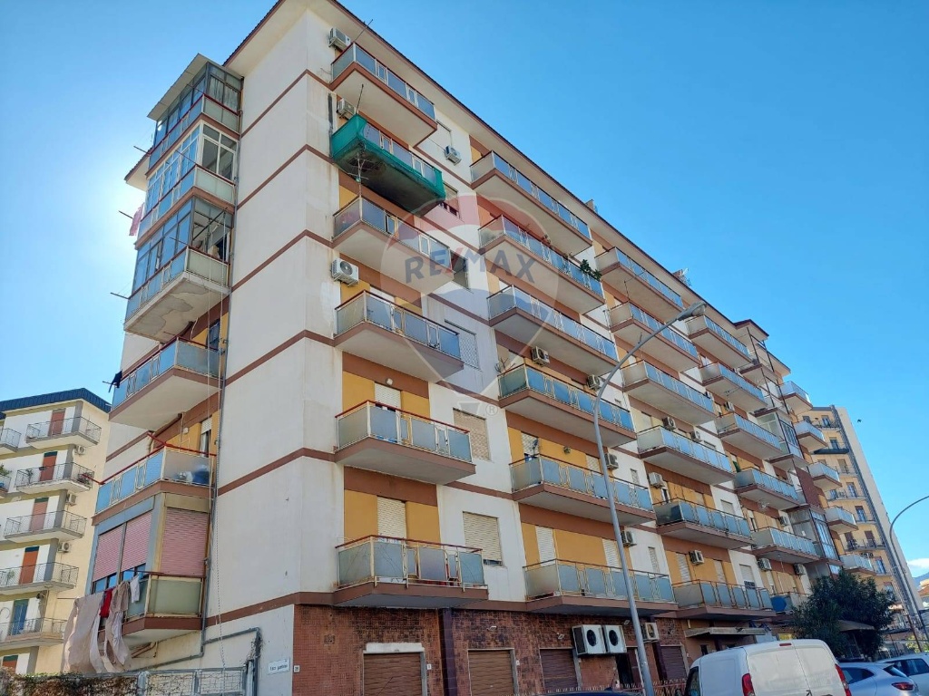 Quadrilocale in Via M. Lanza I E, Palermo, 2 bagni, 122 m², 5° piano