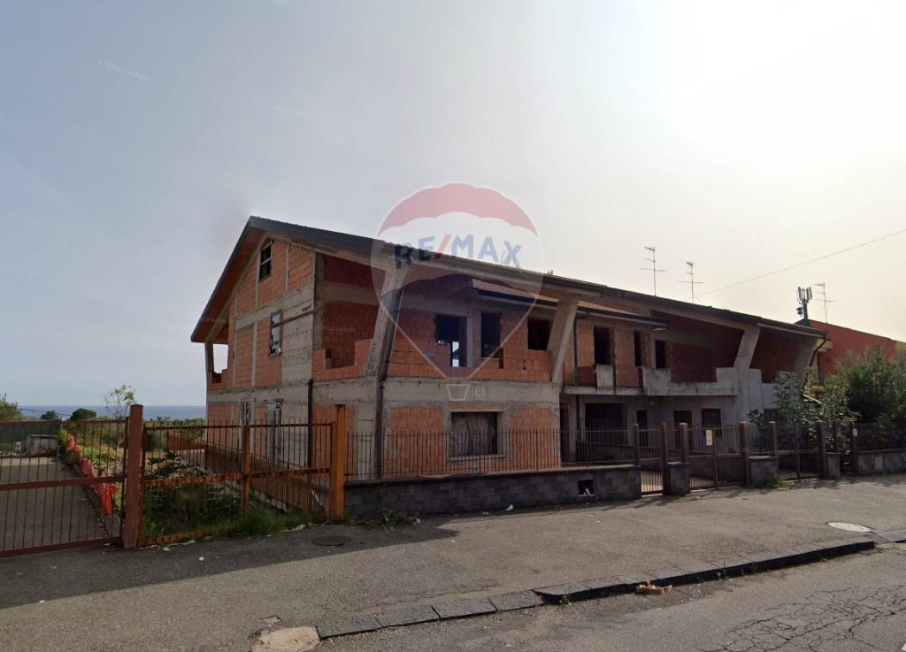 Casa indipendente in Via Provinciale Per Riposto, Acireale, 8 locali