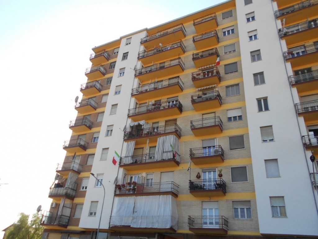 Bilocale in Via Einaudi, Livorno Ferraris, 1 bagno, 86 m², 7° piano