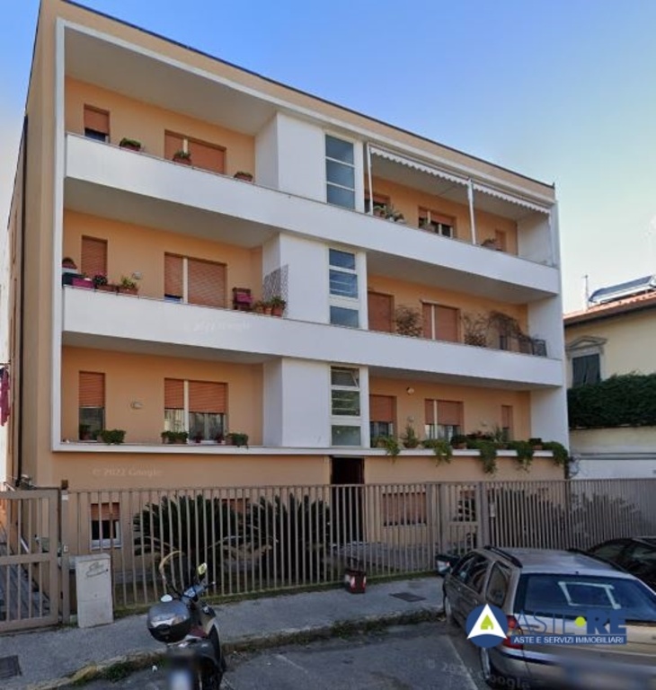 Quadrilocale in Via Diomede Bonamici, Livorno, 2 bagni, 114 m²
