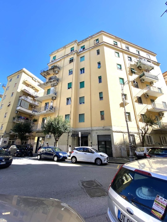 Quadrilocale in Piazzetta tafuri 12, Salerno, 1 bagno, 106 m²