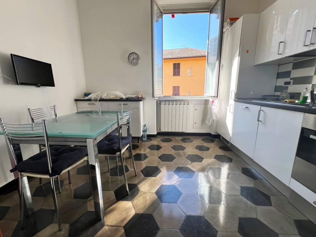 Appartamento in Via Ponza 22, Genova, 6 locali, 1 bagno, 75 m²
