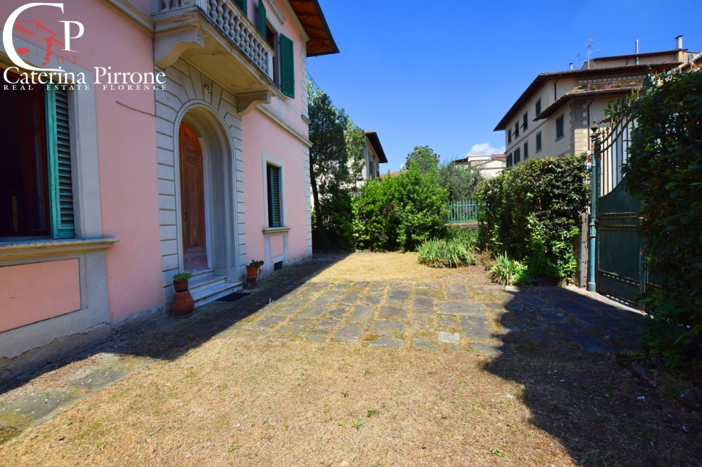 Villa in Via Fratelli cairoli, Sesto Fiorentino, 10 locali, 2 bagni