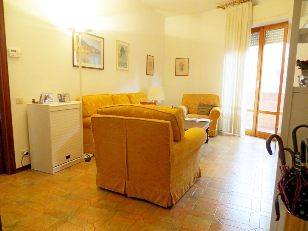 Appartamento in Via Aldobrandino, Siena, 5 locali, 2 bagni, posto auto
